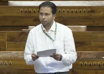 खा.ॲड.गोवाल पाडवी यांनी लोकसभेत बजेट वरील चर्चेत सहभागी होत जिल्ह्यातील आरोग्य विषयी केल्या मागण्या