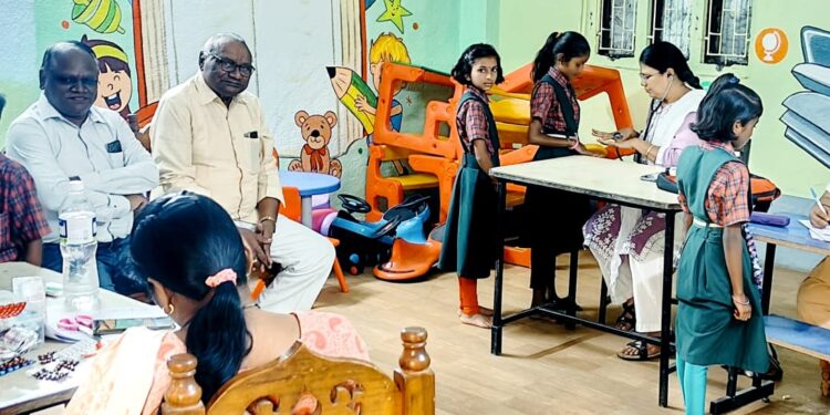 भालेर येथील क.पू.पाटील ७३७ विद्यार्थ्यांची आरोग्य तपासणी