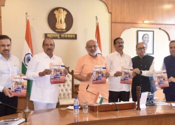 आदिवासी पाड्यांचे आदर्श गावांमध्ये रूपांतर करावे -राज्यपाल सी.पी. राधाकृष्णन