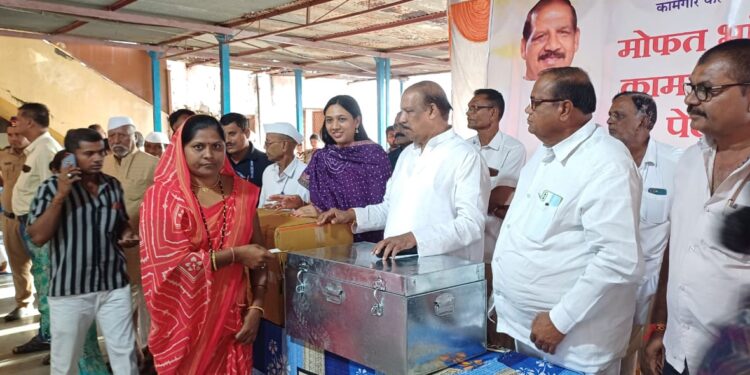 औद्योगिक विकासातून  स्थानिक रोजगार निर्मितीला चालना देणार : डॉ. विजयकुमार गावित