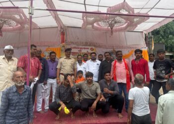 जय बजरंग व्यायाम शाळेची दहीहंडी उत्साहात