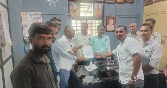 रजाळेेच्या विद्यार्थ्यांसाठी एक स्वतंत्र बसची मागणी