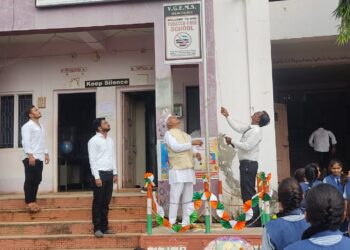 आमलाड येथील विद्या गौरव येथे स्वातंत्र्यदिन साजरा