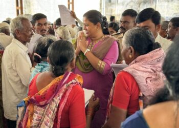 मंत्री ना.डॉ.विजयकुमार गावित यांच्या संकल्पनेतून घेण्यात आलेल्या भव्य शिबिरात अडीच हजारहून अधिक वृद्धांनी योजनेसाठी केली नोंदणी