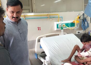 आमदार राजेश पाडवी यांनी दिला 46 टक्के जळालेला रुग्णाला दिलासा