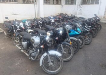 तीन राज्यातून दुचाकी चोरून लपवल्या जंगलात, युवकाला अटक करून 19 मोटरसायकली केल्या हस्तगत