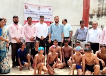 शिवदर्शन विद्यालयाचा आदित्य जलतरण स्पर्धेत प्रथम