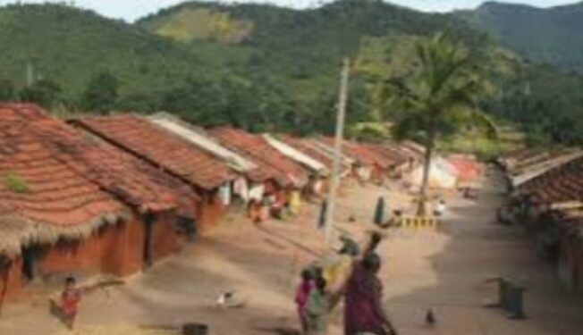 उन्नत ग्राम अभियानाअंतर्गत आदिवासी कुटूंबांना विविध योजनाचा लाभ मिळणार