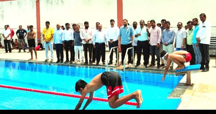 जिल्हास्तरीय जलतरण स्पर्धेला नंदुरबारात सुरुवात