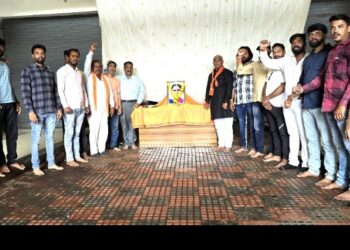 नंदुरबार जिल्हा शिवसेनेतर्फे मिनाताई ठाकरेंना अभिवादन