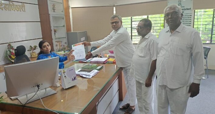 पीक कर्जाचे उद्दिष्ट पूर्ण न करणाऱ्या बँकांवर कारवाई करा, शेतकऱ्यांना शेती कर्ज त्वरित द्या, भाजपा किसान मोर्चातर्फे जिल्हाधिकाऱ्यांकडे मागणी