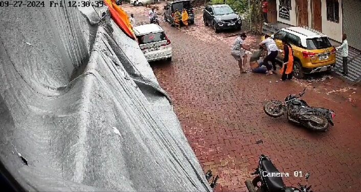 जागेच्या वादातून दोन व्यापारी आपसात भिडले, मारहाणीची संपूर्ण घटना सीसीटीव्ही कॅमेरा कैद