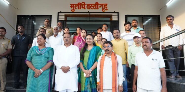 आश्रमशाळा, वसतीगृहांच्या शासकीय इमारतींसाठी १०० टक्के मंजूरी, ७ ऑक्टोंबर ला एकचवेळी राज्यातील सर्वांचे ऑनलाईन उद्घाटन करणार : आदिवासी विकास मंत्री डॉ. विजयकुमार गावित