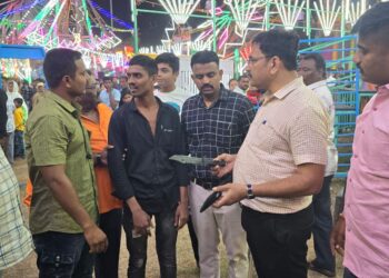 खोडाईमाता यात्रेत धारदार शस्त्र घेऊन फिरत होता युवक, तेवढ्यात ….