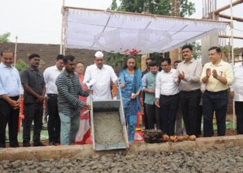राज्यातील 120 आश्रमशाळा, वसतीगृहांच्या इमारतींचे आदिवासी विकास मंत्री डॉ. विजयकुमार गावित यांच्या हस्ते भुमीपुजन व लोकार्पण