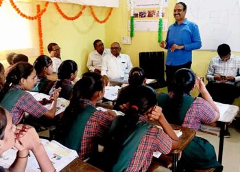श्रीमती क.पू .पाटील  महाविद्यालयात डिजिटल क्लासरूमचे शिक्षणाधिकारी प्रवीण अहिरे यांच्या हस्ते उद्घाटन