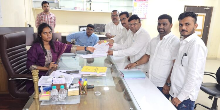 नंदुरबार विधानसभेसाठी इंजि.किरण तडवी यांनी काँग्रेसतर्फे दाखल केली उमेदवारी