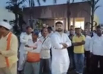 दसरा मेळाव्यासाठी नंदुरबारातून शिवसेना शिंदे गटाचे कार्यकर्ते मुंबईकडे रवाना