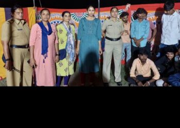 खोडाई माता यात्रेत विनाकारण शांतता भंग  करणाऱ्या 11 टवाळखोर मुलांविरुद्ध दामिनी पथकाने केली कारवाई