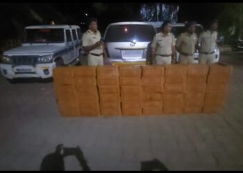 इनोव्हा कारसह सहा लखाचे अवैध विदेशी मद्य जप्त