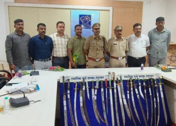 नंदुरबार येथून 21 तलवारी केल्या जप्त, सात जणांना केली अटक