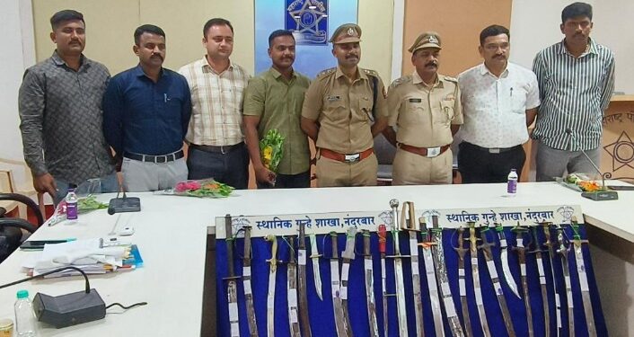 नंदुरबार येथून 21 तलवारी केल्या जप्त, सात जणांना केली अटक