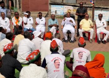 डॉ.विजयकुमार गावित यांनी विरोधकांचा घेतला समाचार; कॉर्नर सभांमधून मांडला विकास आढावा