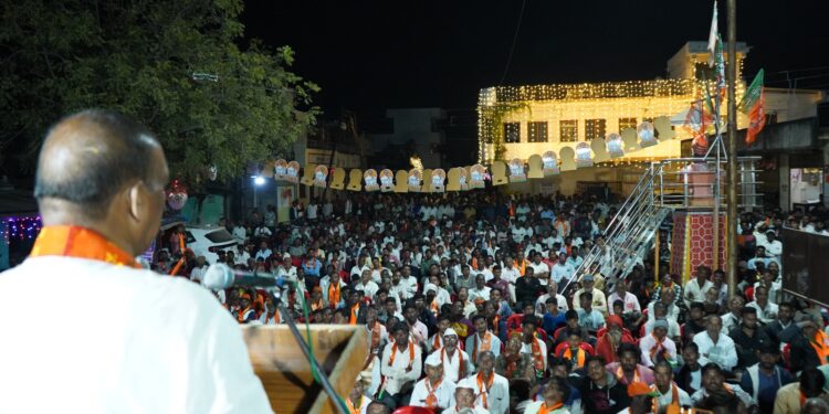 गावित परिवाराबद्दल वेगवेगळ्या पक्षांना विश्वास तेवढाच जनतेला ही विश्वास आणि हेच विरोधकांना खुपते: डॉ. विजयकुमार गावित