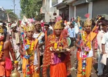 अस्तंबाऋषी येथून परतलेल्या भाविकांचे तळोदा येथे भव्य मिरवणूक