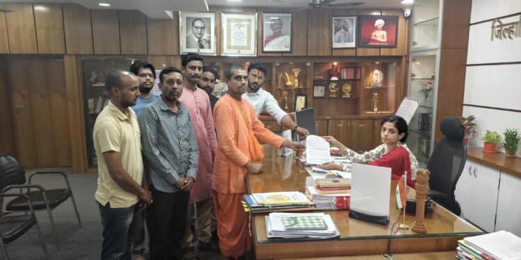 बांगलादेश येथील हिंदूंचे रक्षण करावे, हिंदू संघटनांची मागणी