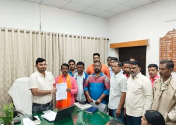 प्रस्तावित नवीन रेल्वे टिकीट खिडकी करू नये अन्यथा तीव्र आंदोलन छेडणार: हिंदु सेवा सहाय्य समितीचा इशारा, भाजपातर्फेही मागणी