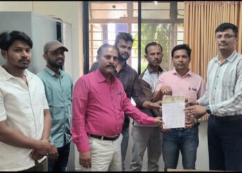 परभणी येथील घटनेचा निषेध करीत रिपब्लिकन पार्टी ऑफ इंडिया युवक आघाडीतर्फे जिल्हा पोलीस अधीक्षकांना निवेदन