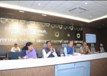 जिल्ह्याला आकांक्षित श्रेणीतून बाहेर काढून प्रगतीपथावर नेण्याची जबाबदारी सर्वांची :केंद्रीय संरक्षण राज्यमंत्री संजय सेठ