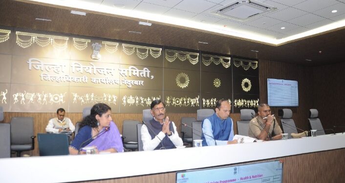 जिल्ह्याला आकांक्षित श्रेणीतून बाहेर काढून प्रगतीपथावर नेण्याची जबाबदारी सर्वांची :केंद्रीय संरक्षण राज्यमंत्री संजय सेठ