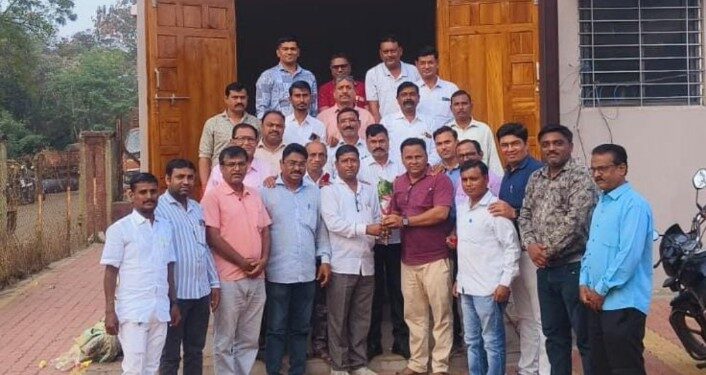 साप्ताहिक वृत्तपत्र संघटनेच्या जिल्हाध्यक्षपदी प्रविण चव्हाण तर उपाध्यक्षपदी सुभाष राजपूत