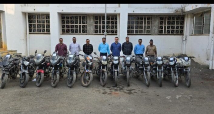 चोरी गेलेल्या 13 मोटारसायकली हस्तगत,स्थानिक गुन्हे शाखेची कामगिरी