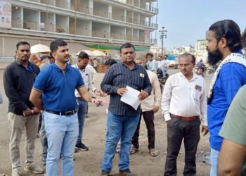 नंदुरबार येथे प्लास्टिक वापरणाऱ्या दीडशे व्यावसायिकांना देण्यात आली नोटीस