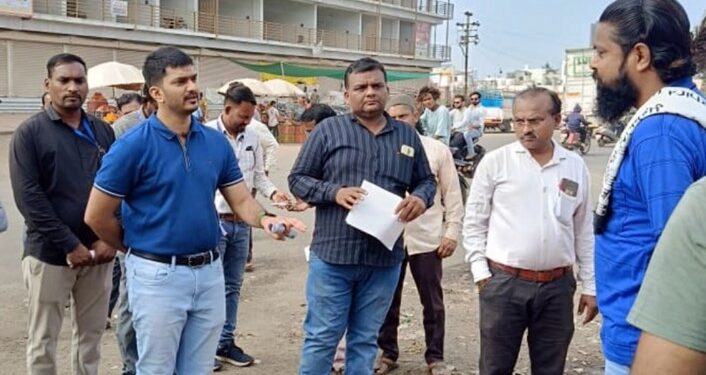 नंदुरबार येथे प्लास्टिक वापरणाऱ्या दीडशे व्यावसायिकांना देण्यात आली नोटीस