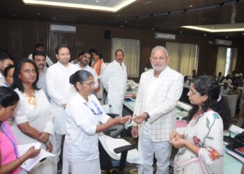 जिल्ह्यात सिकलसेल तपासणी मोहीमेची पालमंत्र्यांच्या हस्ते सुरुवात, 8 लाख नागरिकांची तपासणी होणार