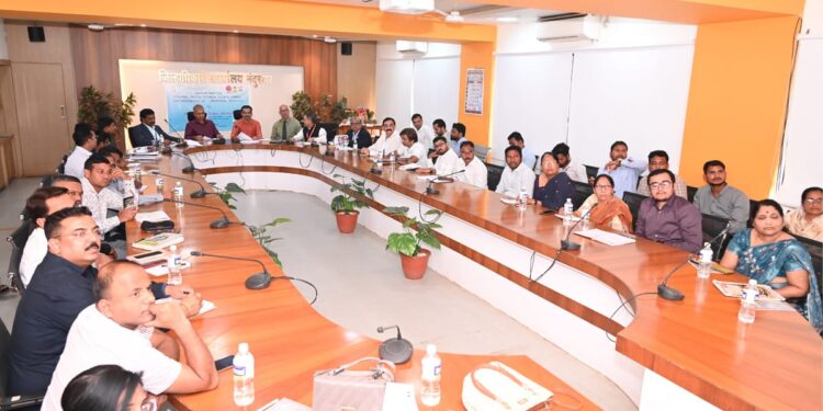 नंदुरबारमध्ये उज्ज्वला योजनेचा आढावा,लाभार्थ्यांसाठी अधिक सुलभ सेवा देण्याचे निर्देश