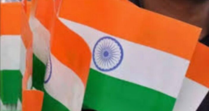 राष्ट्रध्वजाचा सन्मान राखण्यासाठी प्लास्टिक ध्वज टाळण्याचे : जिल्हाधिकारी डॉ. मित्ताली सेठी यांचे आवाहन