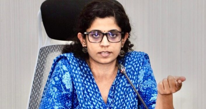 प्रशासन अधिक कार्यक्षम आणि लोकाभिमुख करण्यासाठी 100 दिवसांचा विशेष कृती आराखडा तयार करा : जिल्हाधिकारी डॉ. मित्ताली सेठी