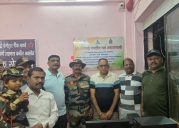 नंदुरबार येथील श्रीनिवास सायबर कॅफेचा अभिनव उपक्रम,माजी सैनिकांचे सायबरचे सर्व काम मोफत