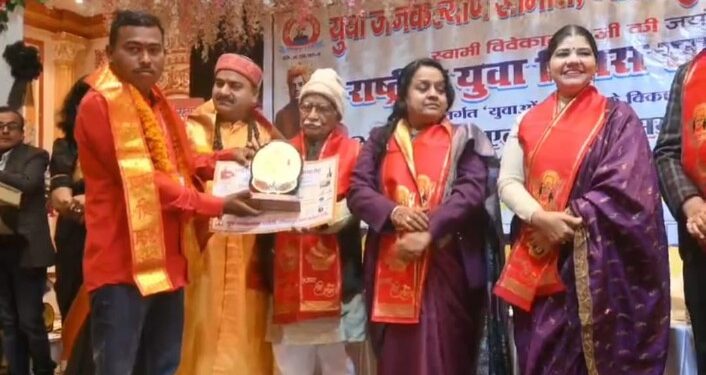 गोरखपूर ( उत्तरप्रदेश ) येथे श्री छत्रपती ब्लड फाउंडेशनचा राष्ट्रीय पातळीवर सन्मान