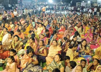 भस्मारतीने नंदनगरीतील हजारो भाविक भक्तीत दंग; ३ तास चालली महापूजा, पार्थिव शिवलिंगाच्या मंत्रोच्चाराने अभिषेक