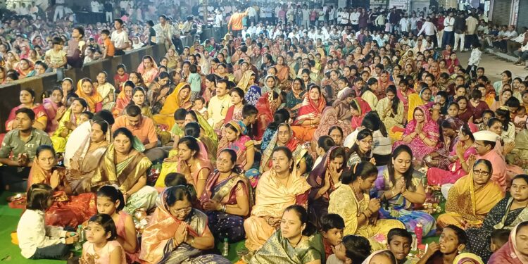 भस्मारतीने नंदनगरीतील हजारो भाविक भक्तीत दंग; ३ तास चालली महापूजा, पार्थिव शिवलिंगाच्या मंत्रोच्चाराने अभिषेक