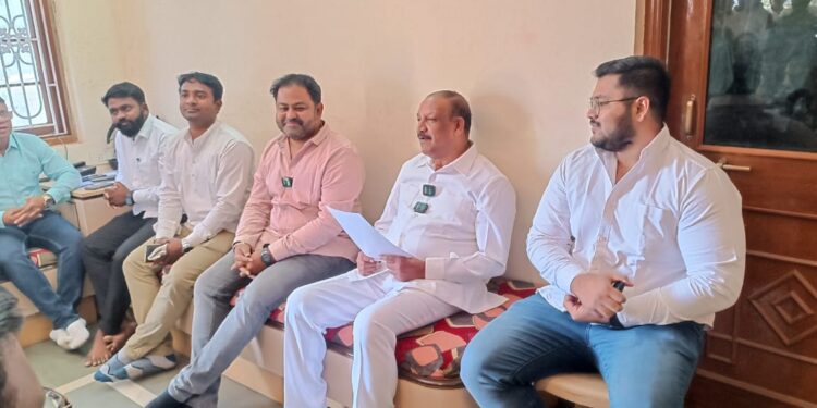 नंदनगरीत प्रथमच १००१ दाम्पत्यांच्या हस्ते महाकुंभ जलकलशाची महाआरती; संगमतीर्थ गंगाजलच्या आज १ लाख बाटल्यांचेही होणार वितरण