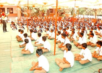 मुलांनो तुमचे आईबाप तुमचे खरे देव :  प्रा. वसंत हंकारे