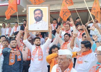 शिवसेना संपर्कप्रमुख चंद्रकांत रघुवंशी विधान परिषदेवर, नंदुरबारात आनंदोत्सव; ढोल ताशांच्या गजर, फटाक्यांची आतिषबाजी