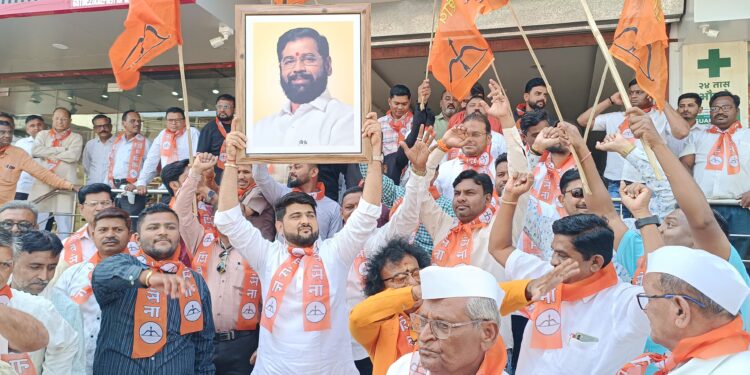 शिवसेना संपर्कप्रमुख चंद्रकांत रघुवंशी विधान परिषदेवर, नंदुरबारात आनंदोत्सव; ढोल ताशांच्या गजर, फटाक्यांची आतिषबाजी